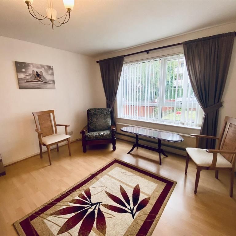 2 bedroom end of terrace house to rent - Photo 1