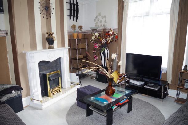 Gordon Avenue, Bolton - Photo 1