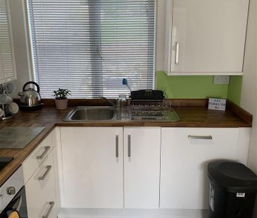 4 bedroom terraced house to rent - Photo 4