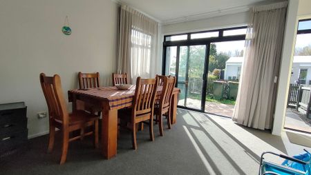 Stunning 3BR Karaka Retreat! - Photo 5