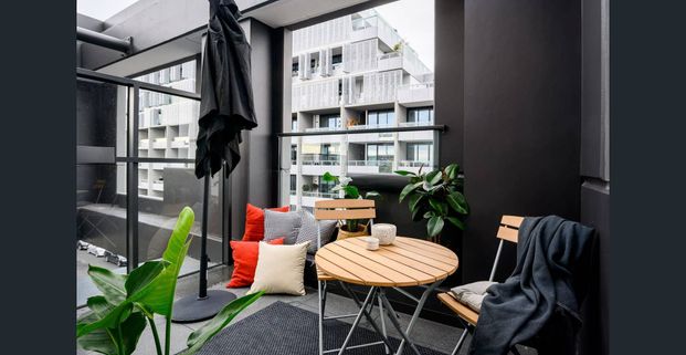 Luxury Living-2BEDAPARTMENT – FURNISHED -FREE PARKING - Photo 1