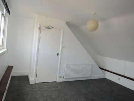 4 bed Terraced - To Let - Photo 2