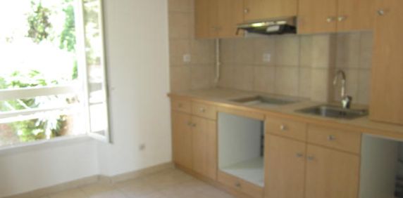 A LOUER STUDIO LUMINEUX / BOULEVARD BAZEILLE TOULON - Photo 2