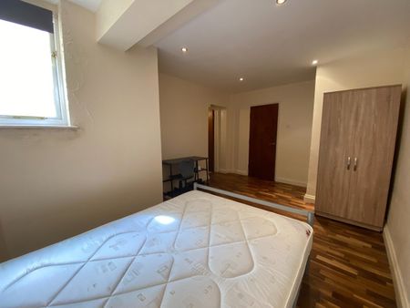 3 Bed Terraced House, The White House, BS1 - Photo 3