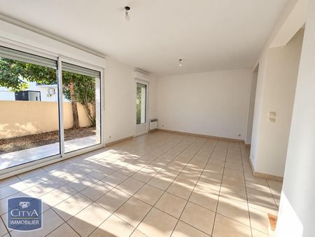 Location Appartement 3 pièces 71m² MARTIGUES 13500 - Photo 2