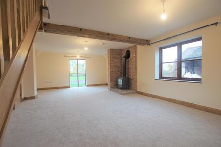 3 bedroom barn conversion to rent - Photo 3