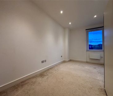 Bartley Way, Hook, Hampshire, RG27 - Photo 3