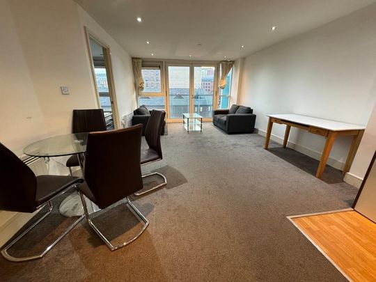 2 bedroom flat to rent - Photo 1