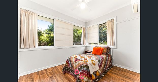 Charming Cottage in Prime Central Location - Photo 1