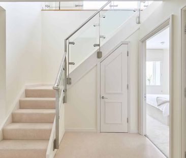 Mortlake High Street, SW14, London - Photo 3