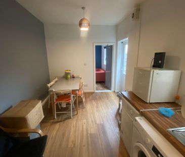 Lovely Double Room With Private Shower - Photo 2