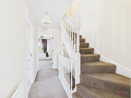 3 bedroom end of terrace house to rent - Photo 4