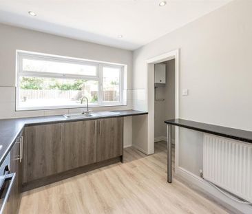 3 bedroom semi-detached house to rent - Photo 2