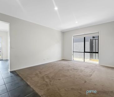 4-Bedroom Family Home with Two Living Areas! - Photo 5