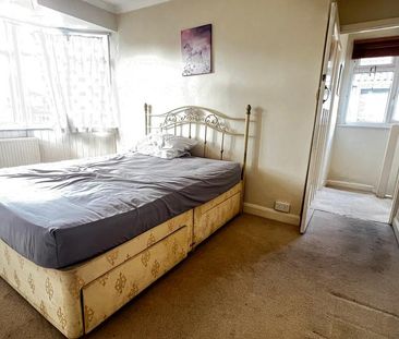 3 bedroom semi-detached house to rent - Photo 4