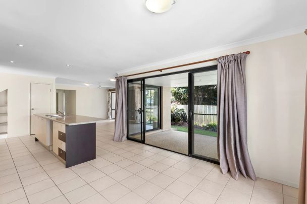 Large Family Home At The Top of Buderim - Photo 1