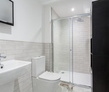 4 bedroom semi-detached house to rent - Photo 6