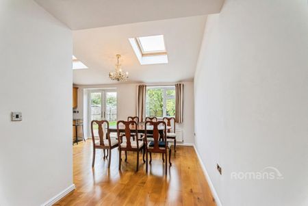 4 bedroom semi-detached house to rent - Photo 3