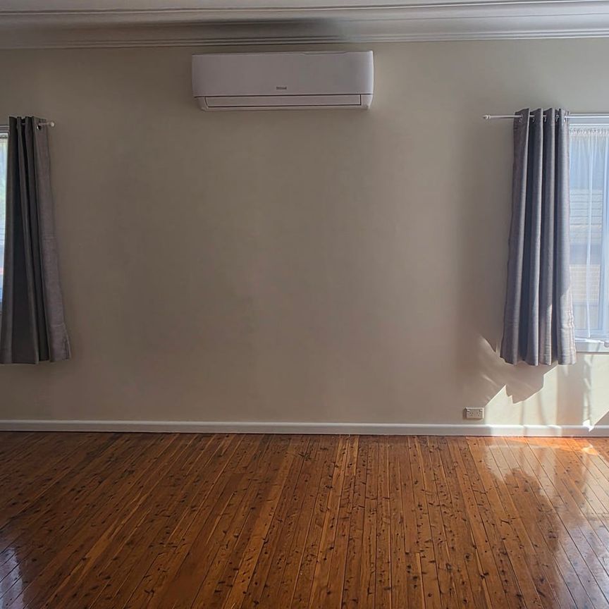 Ideal Location! - Photo 1