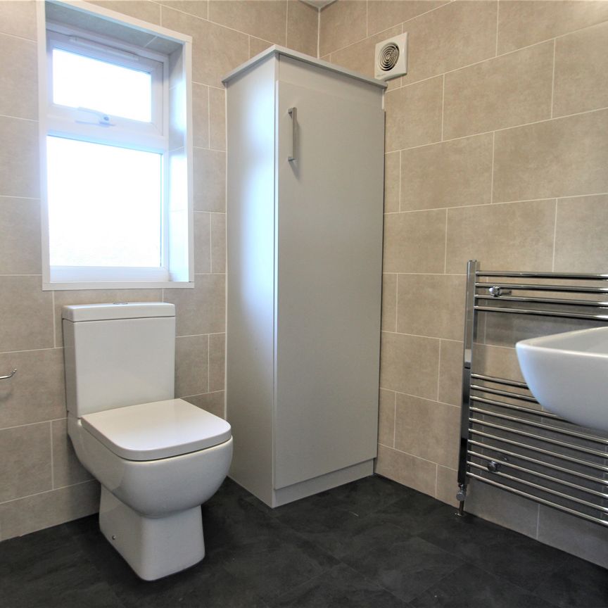 5 STANMORE GROVE Leeds - LS4 2RJ - Photo 1