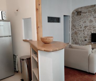 Location Appartement 2 pièces 54m² MARSEILLE 1er - Photo 2