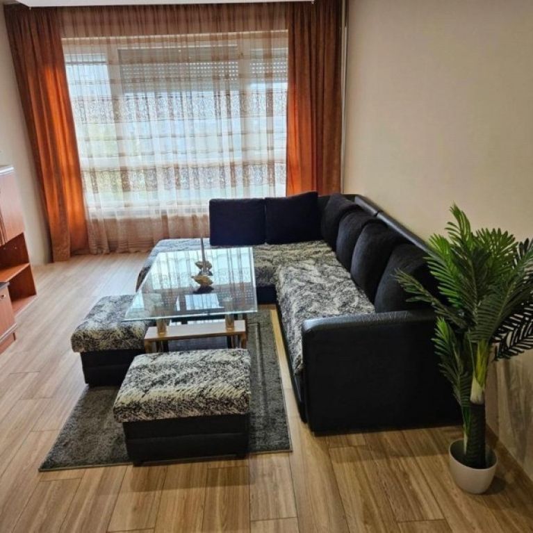 Apartament cu 2 camere in zona Centrala - Photo 1