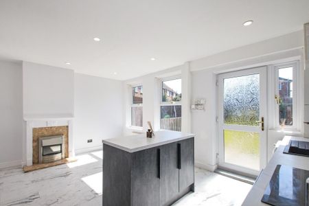 2 bedroom terraced house to rent - Photo 2