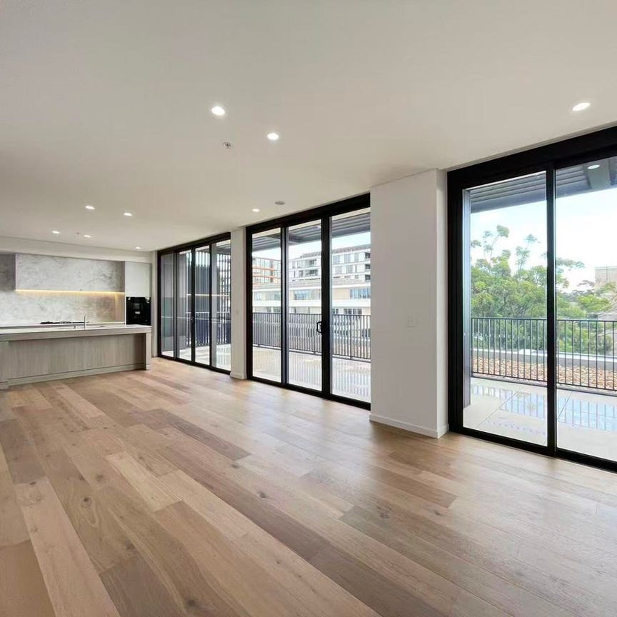 North-South Facing Penthouse with Dual Balconies | Light-Filled 3 Bedroom Living - Photo 1