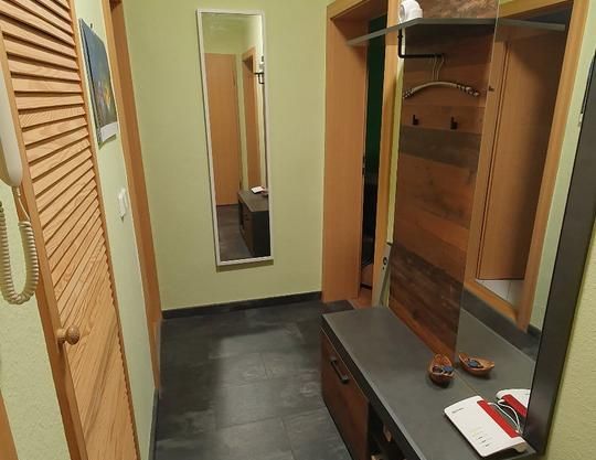 2-Raum-Wohnung // Dachgeschoss // Teilmöbliert - Foto 1