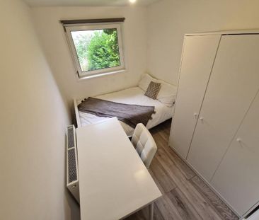 2 bedroom flat to rent - Photo 6