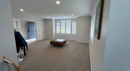 Spacious and Immaculate 4 Bedroom home In Prime Location - Photo 2