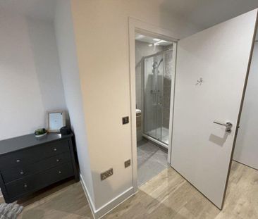 1 bedroom in a house share to rent - Photo 4