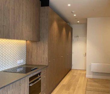 Stunning brand new one bedroom FURNISHED apartment - Photo 3