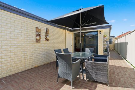 Low Maintenance Luxury 3x2 in South Bunbury! - Photo 3