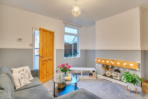 2 bedroom terraced house to rent - Photo 1