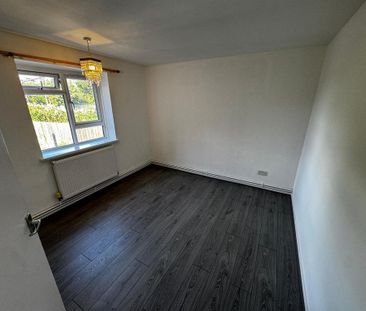 3 bedroom flat to rent - Photo 5