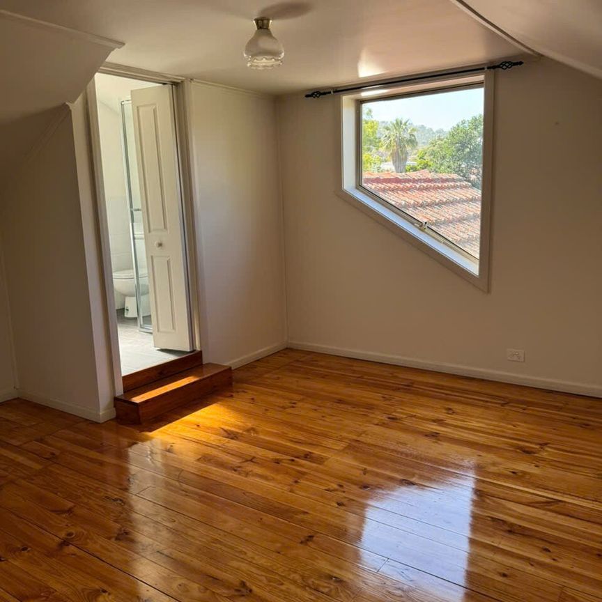 Glen Osmond - Photo 1