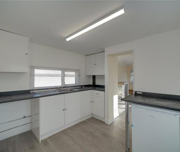 1 bedroom detached house to rent - Photo 2