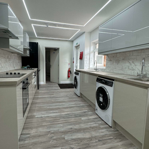 Modern Rooms with Private En-Suites – Just 5 Minutes from Watford General Hospital! Room 4 - Photo 3