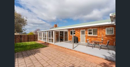 Charming Family Home in the Heart of Devonport. - Photo 4