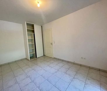 Location Appartement 2 pièces 47m² HENIN BEAUMONT 62110 - Photo 2
