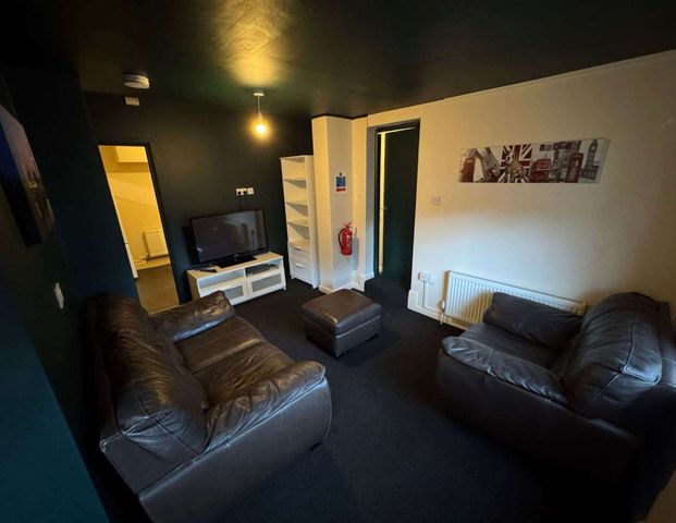 Churchfields Road Room 2 - Photo 1