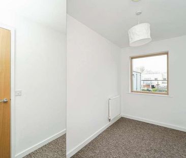 Kiln Lodge, Trout Road, Yiewsley, West Drayton, UB7 - Photo 2