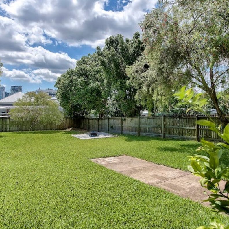 12, Dowar Street, QLD, Coorparoo - Photo 1