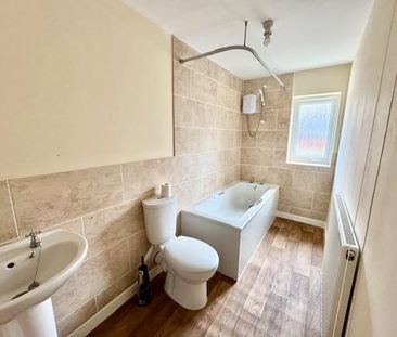 3 bedroom semi-detached house to rent - Photo 6