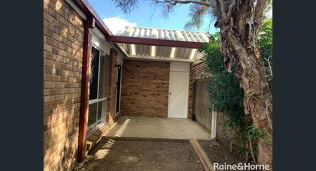 FAMILY HOME FOR RENT - Photo 5