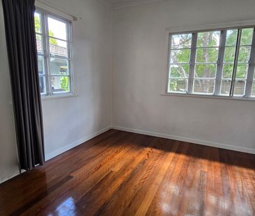 Light, Bright & Convenient Oxley Living - Photo 3