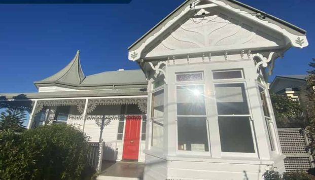 Sun, Character and Space - Photo 1