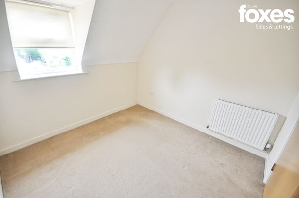 2 bed flat to rent in Crabton Close Road, Bournemouth, Dorset, BH5 1HN - Photo 1