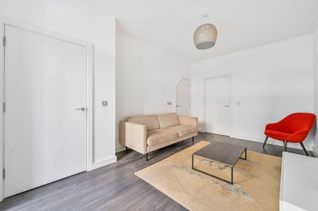 3 bedroom flat to rent - Photo 2